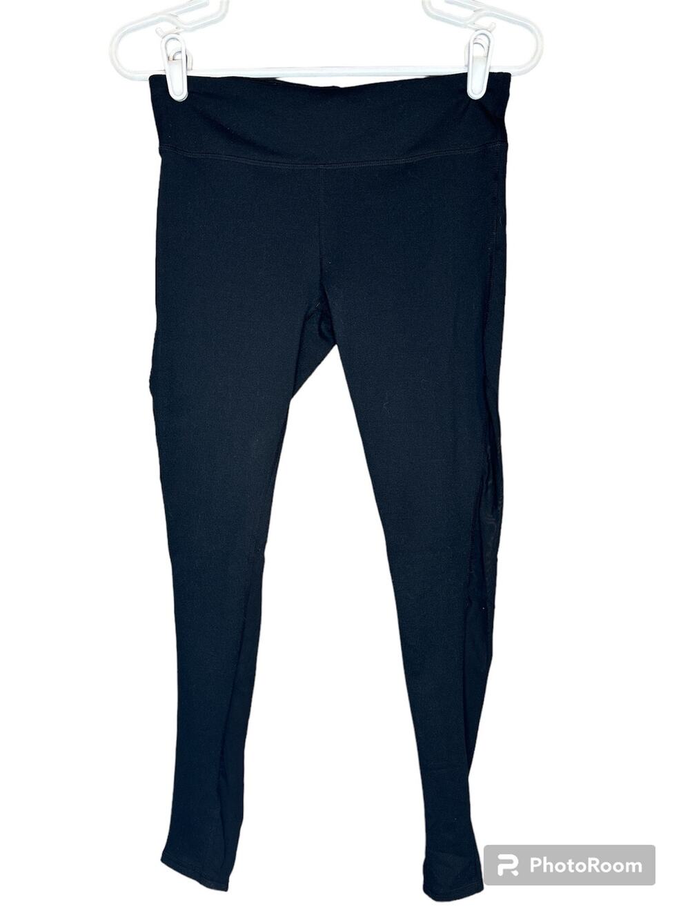 Fabletics Mesh Siding Hi Rise Black Crop Capri Hidden Pocket Leggings Size Small